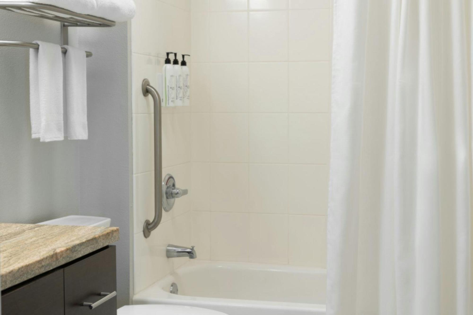 Towneplace Suites By Marriott Sacramento Роузвил Екстериор снимка